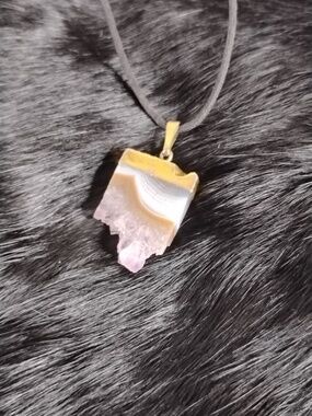 Raw Agate Slice Pendant Necklace in Lavender and Gold